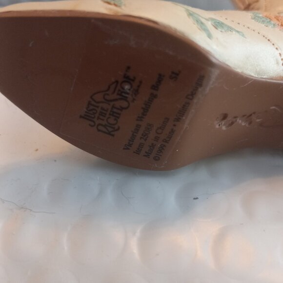 Just The Right Shoe By Raine Victorian Wedding Boot Mini Figurine 25088 - Picture 10 of 10